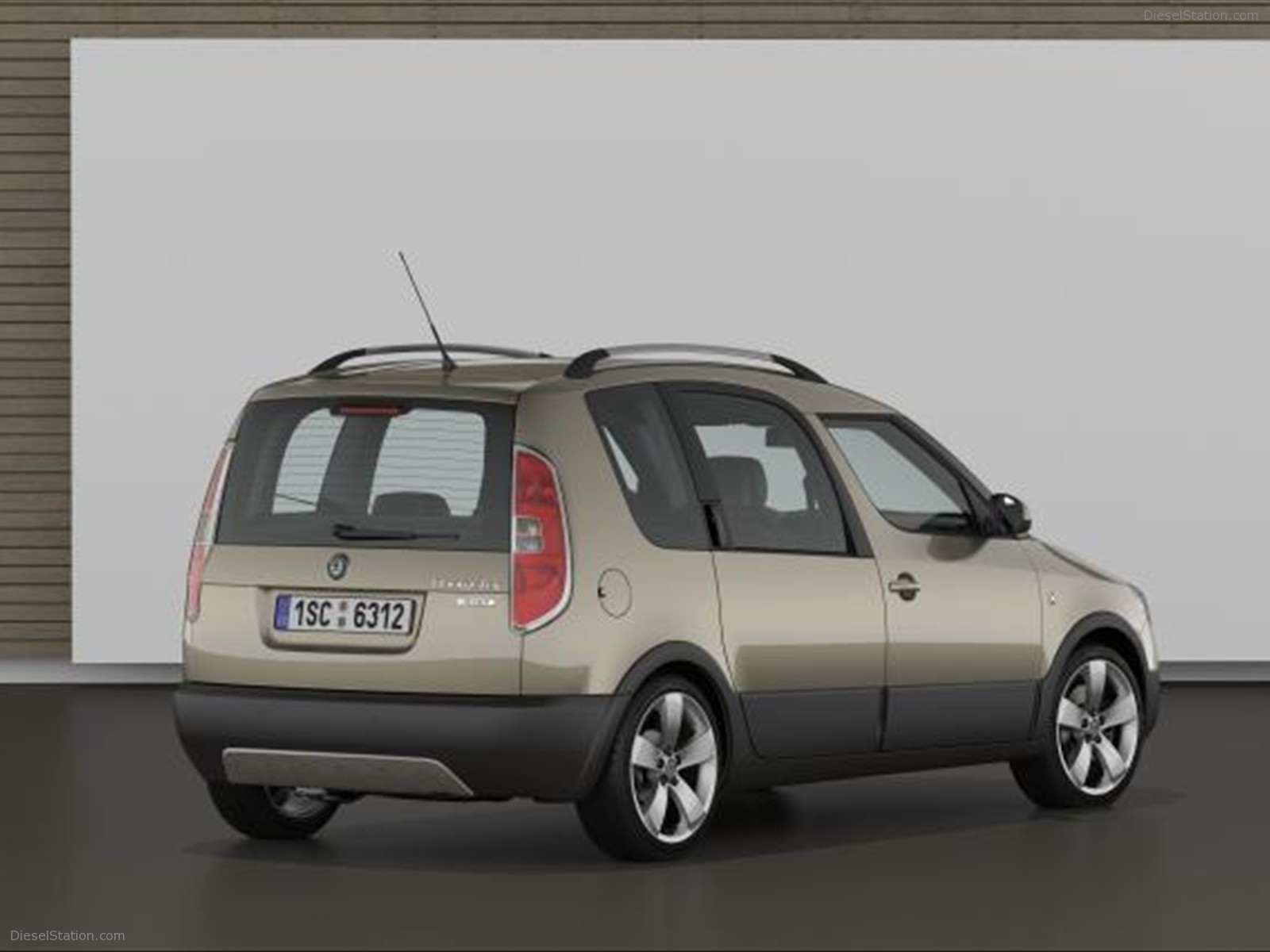 Skoda Roomster Scout 2011