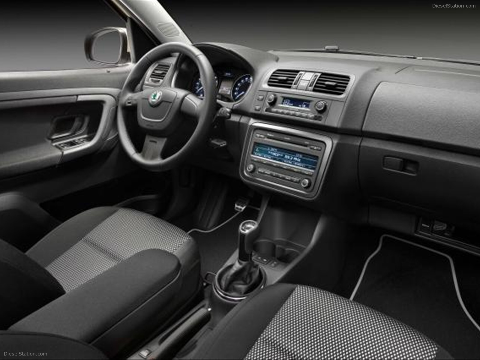 Skoda Roomster Scout 2011
