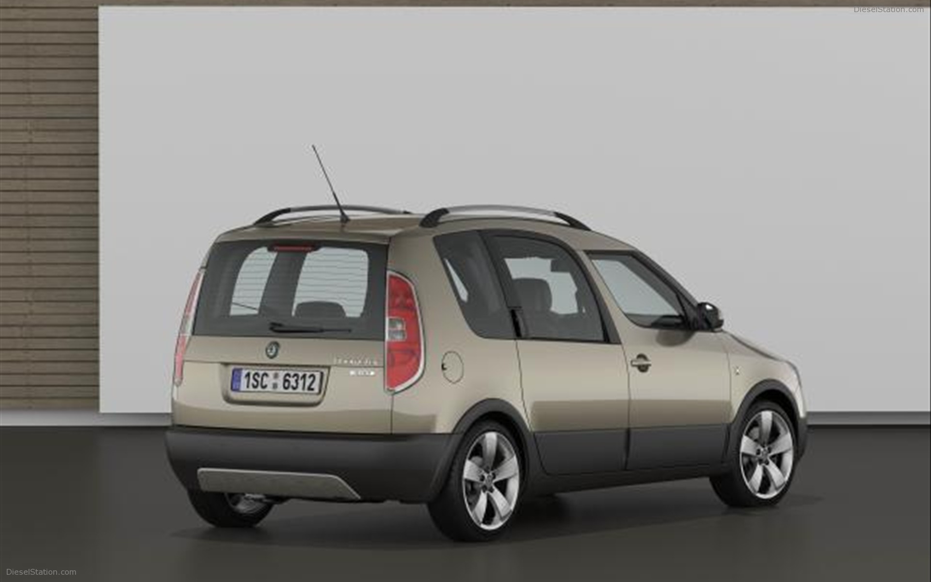 Skoda Roomster Scout 2011