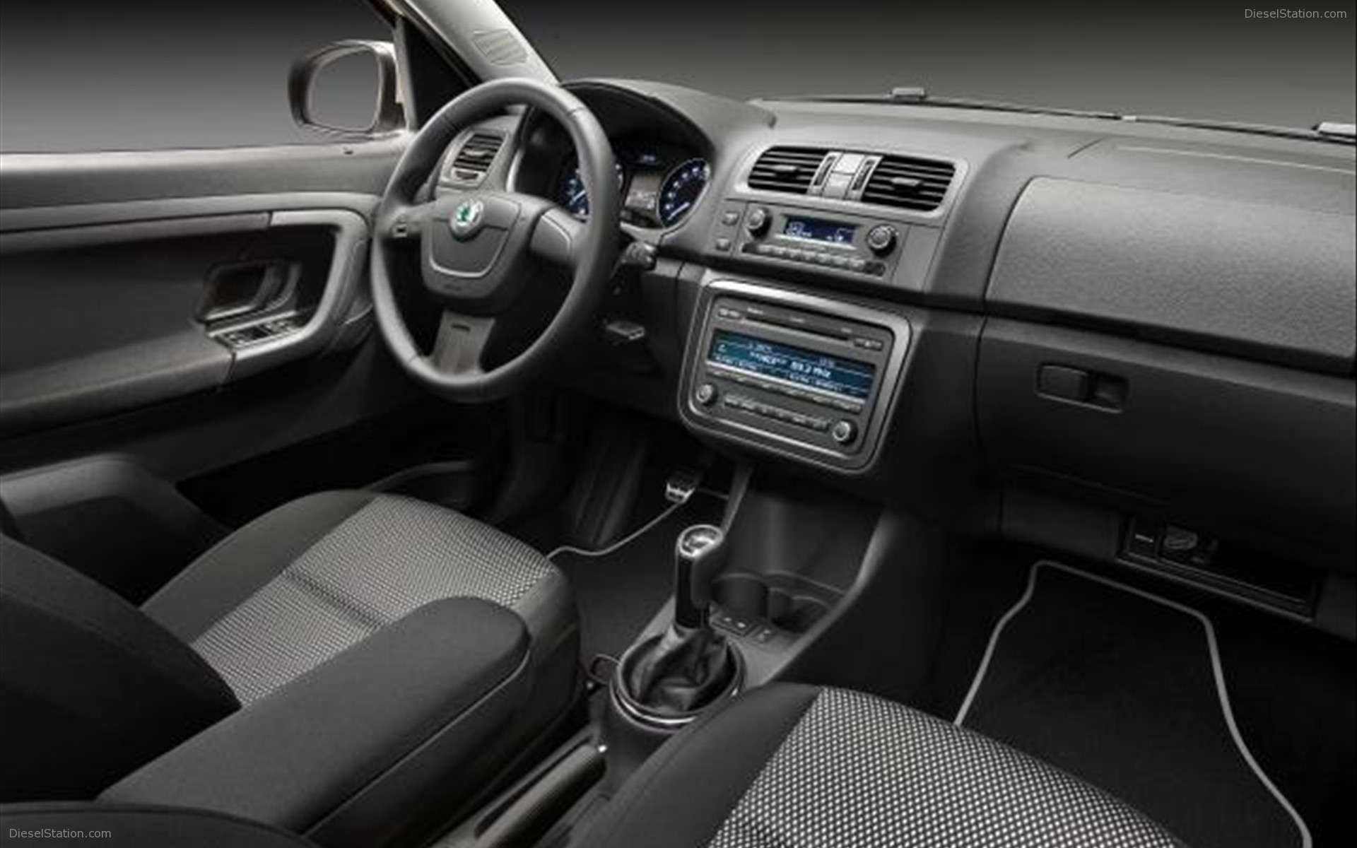 Skoda Roomster Scout 2011