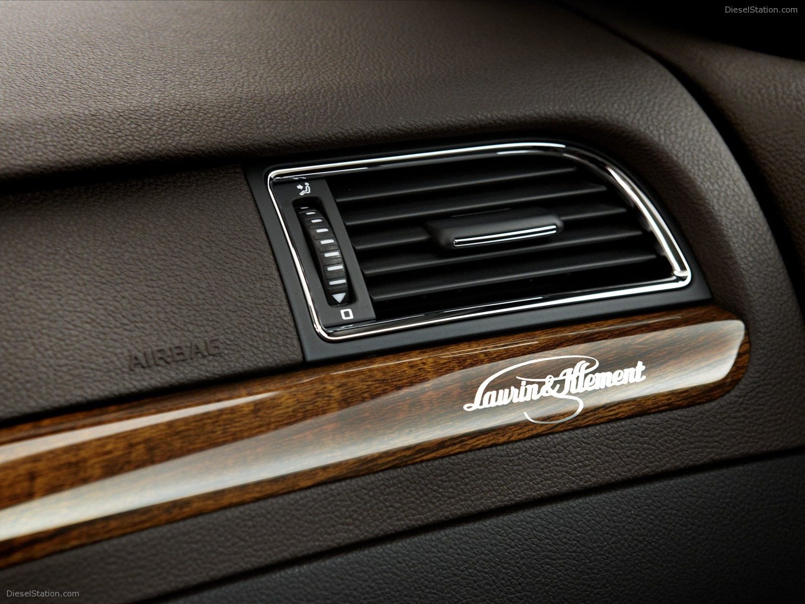 Skoda Superb Combi - Laurin & Klement Design Package Skoda Superb Combi - Laurin & Klement Design Package