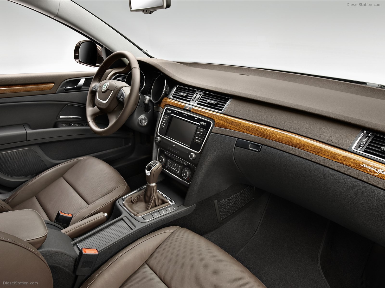 Skoda Superb Combi - Laurin & Klement Design Package Skoda Superb Combi - Laurin & Klement Design Package