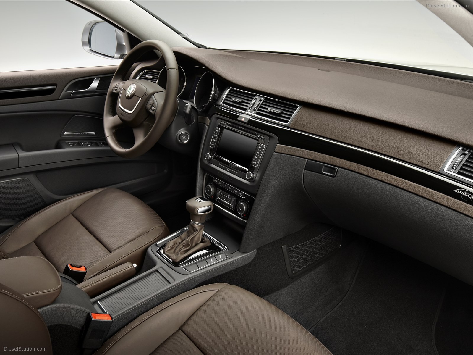 Skoda Superb Combi - Laurin & Klement Design Package Skoda Superb Combi - Laurin & Klement Design Package