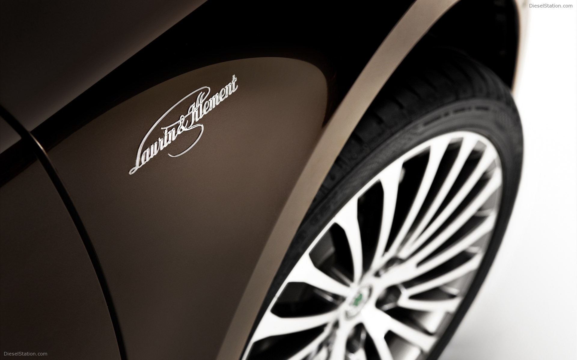 Skoda Superb Combi - Laurin & Klement Design Package Skoda Superb Combi - Laurin & Klement Design Package