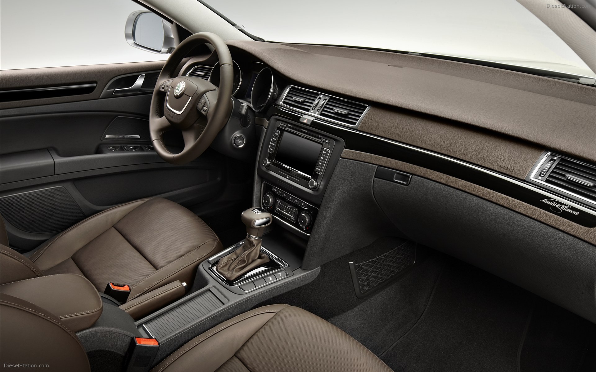 Skoda Superb Combi - Laurin & Klement Design Package Skoda Superb Combi - Laurin & Klement Design Package