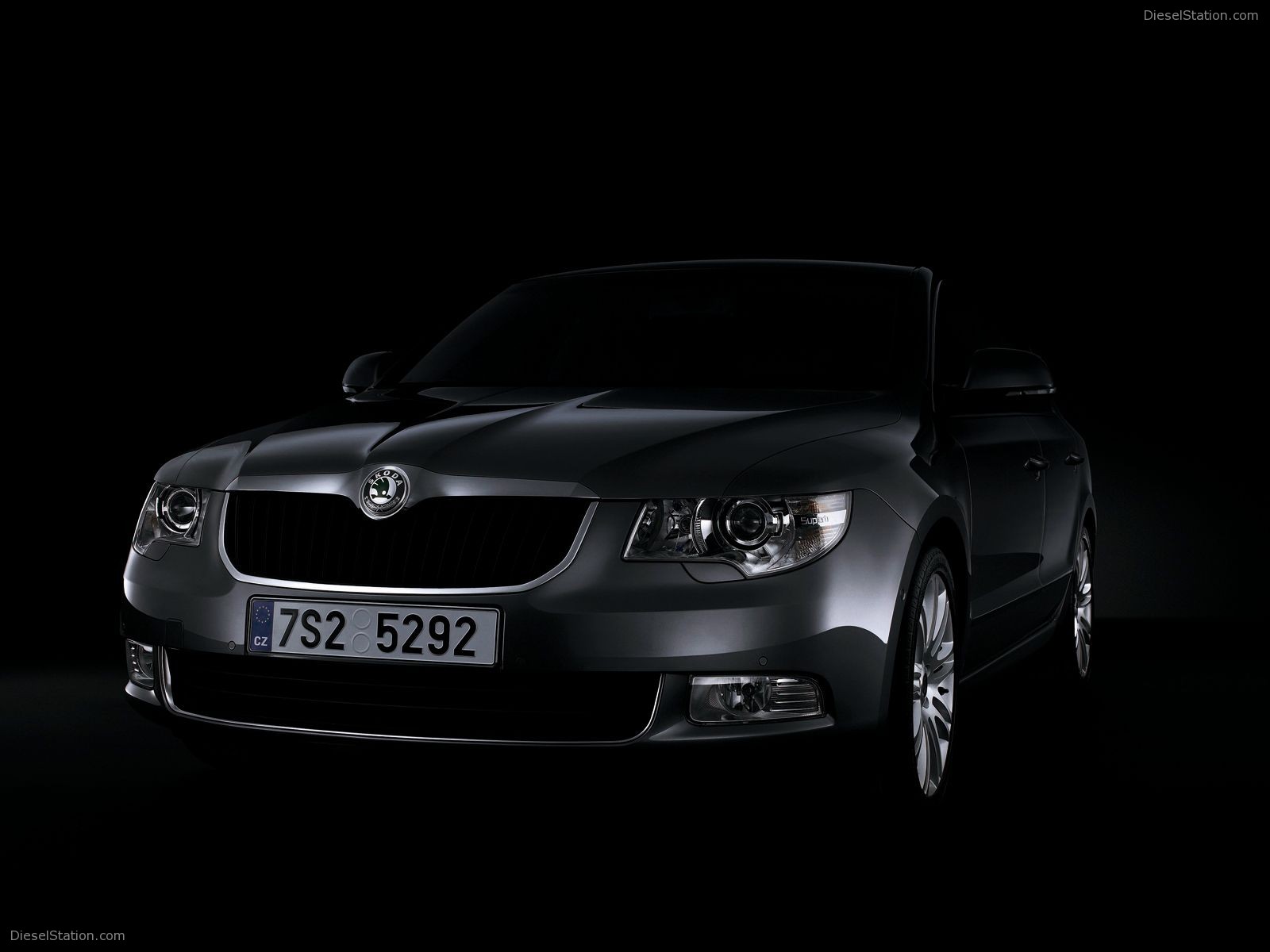 Skoda Superb Pictures
