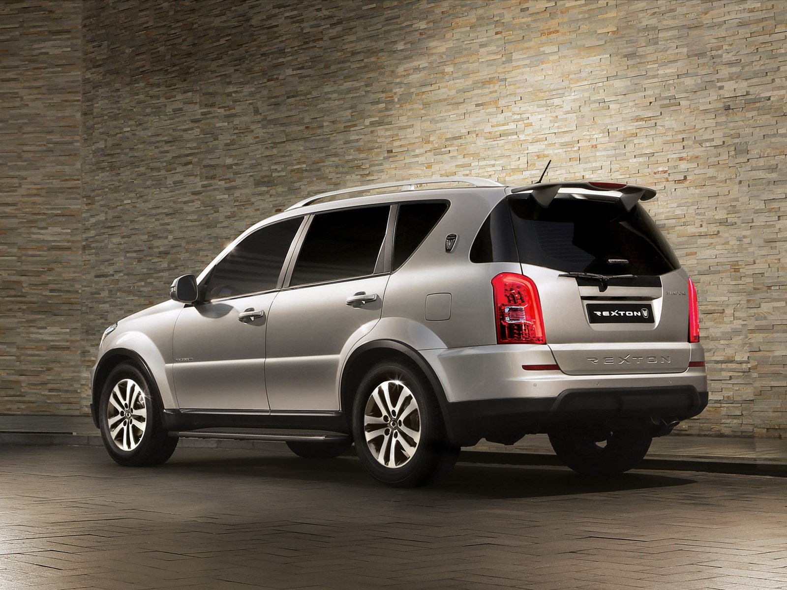 Ssangyong Rexton W 2014