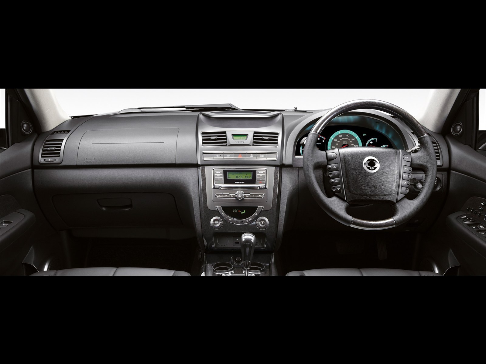Ssangyong Rexton W 2014