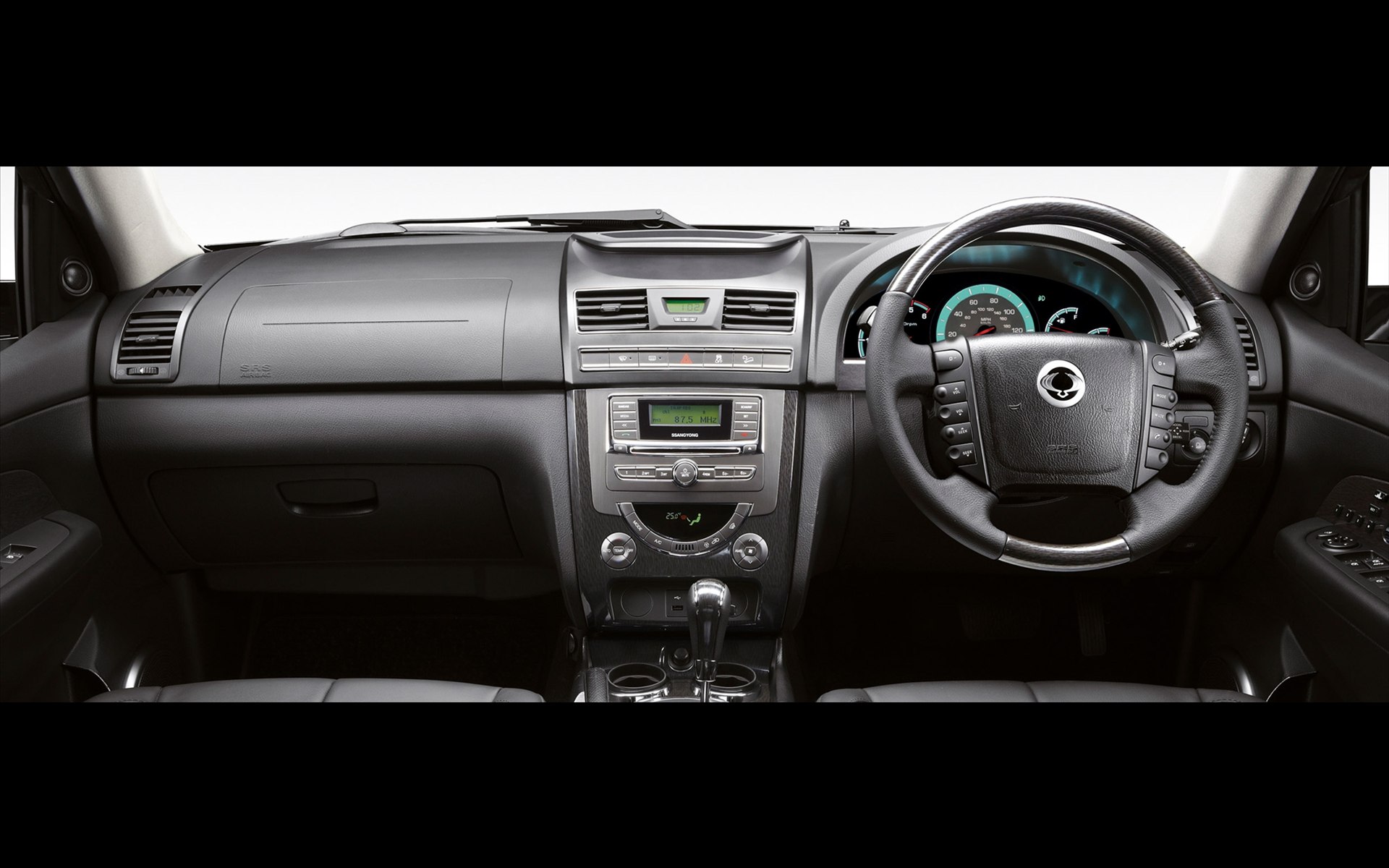 Ssangyong Rexton W 2014