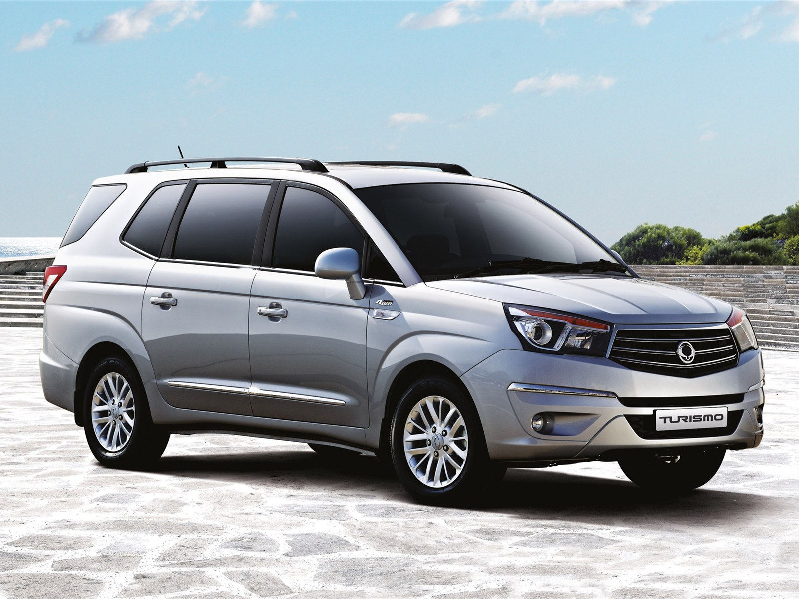 Ssangyong Turismo 2013