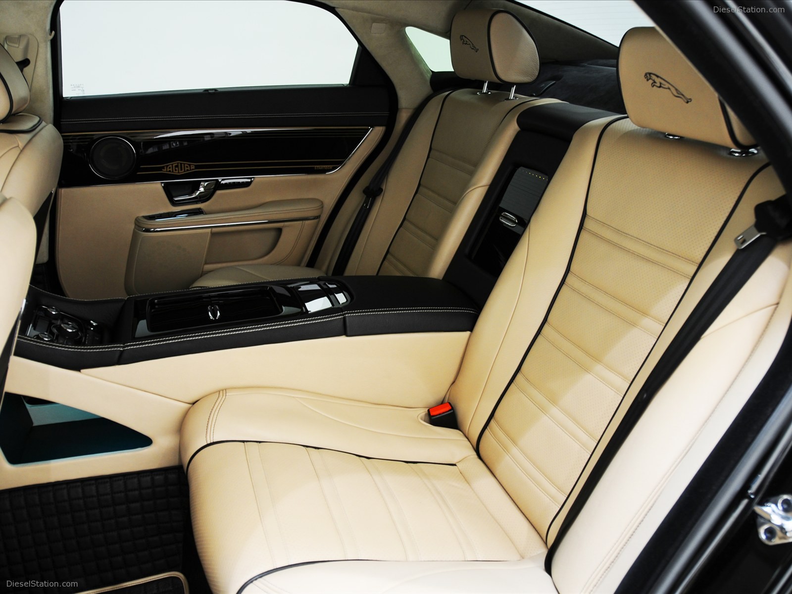 Startech Jaguar XJ 2011