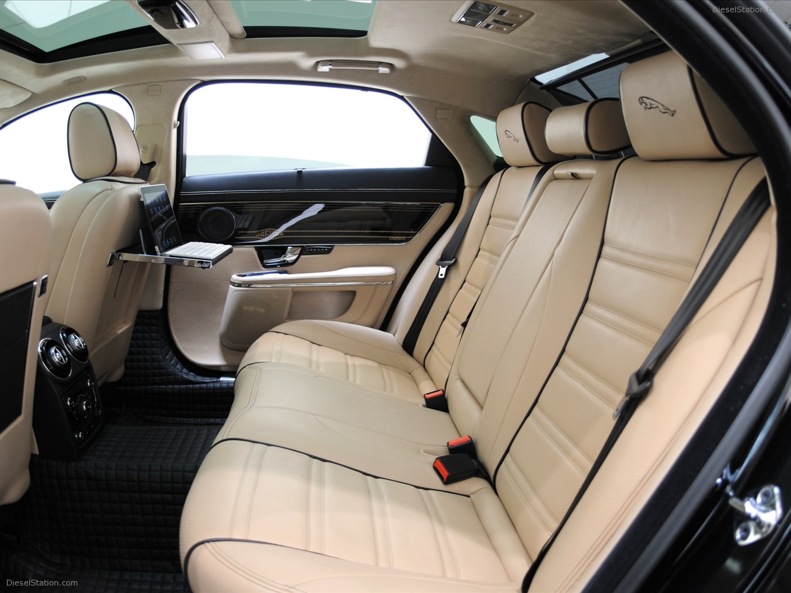 Startech Jaguar XJ 2011