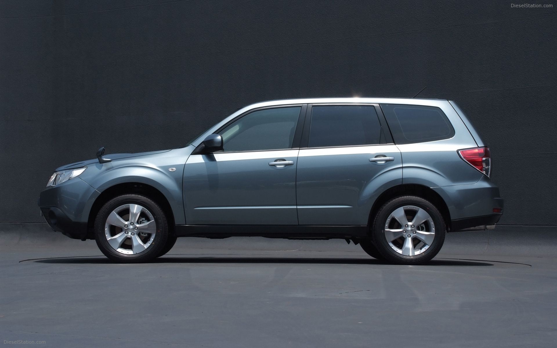 Subaru Forester 2009 Wallpapers