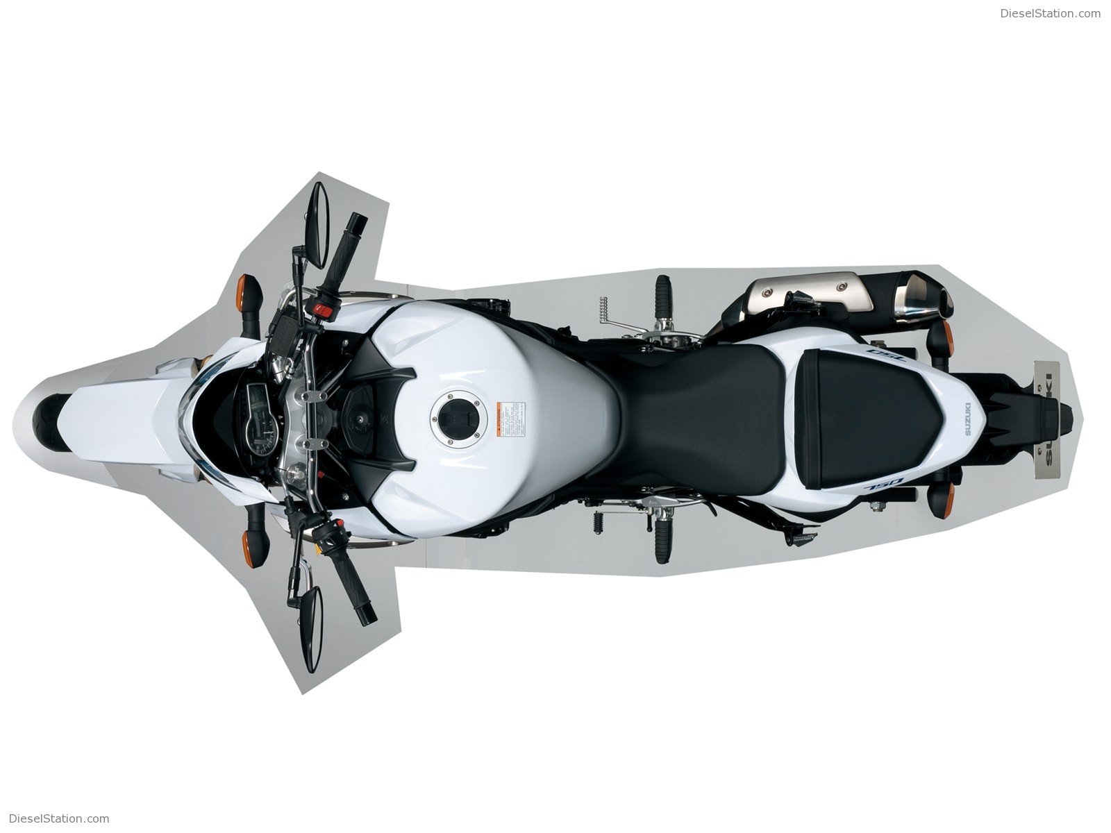Suzuki GSR750 2011