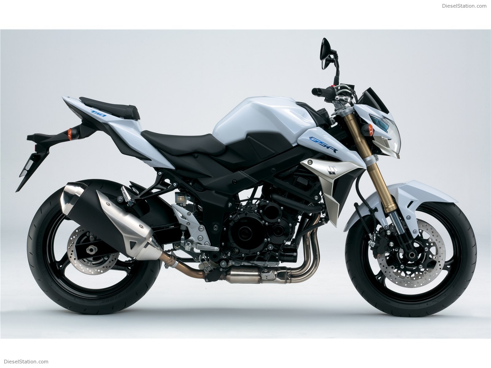 Suzuki GSR750 2011