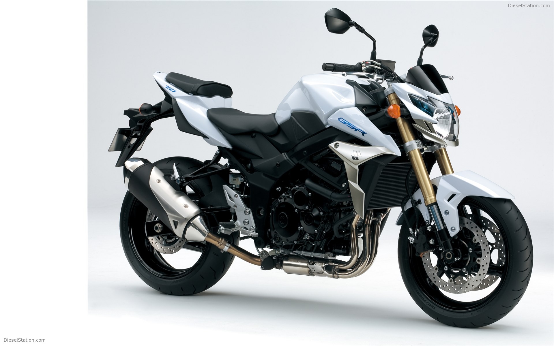 Suzuki GSR750 2011