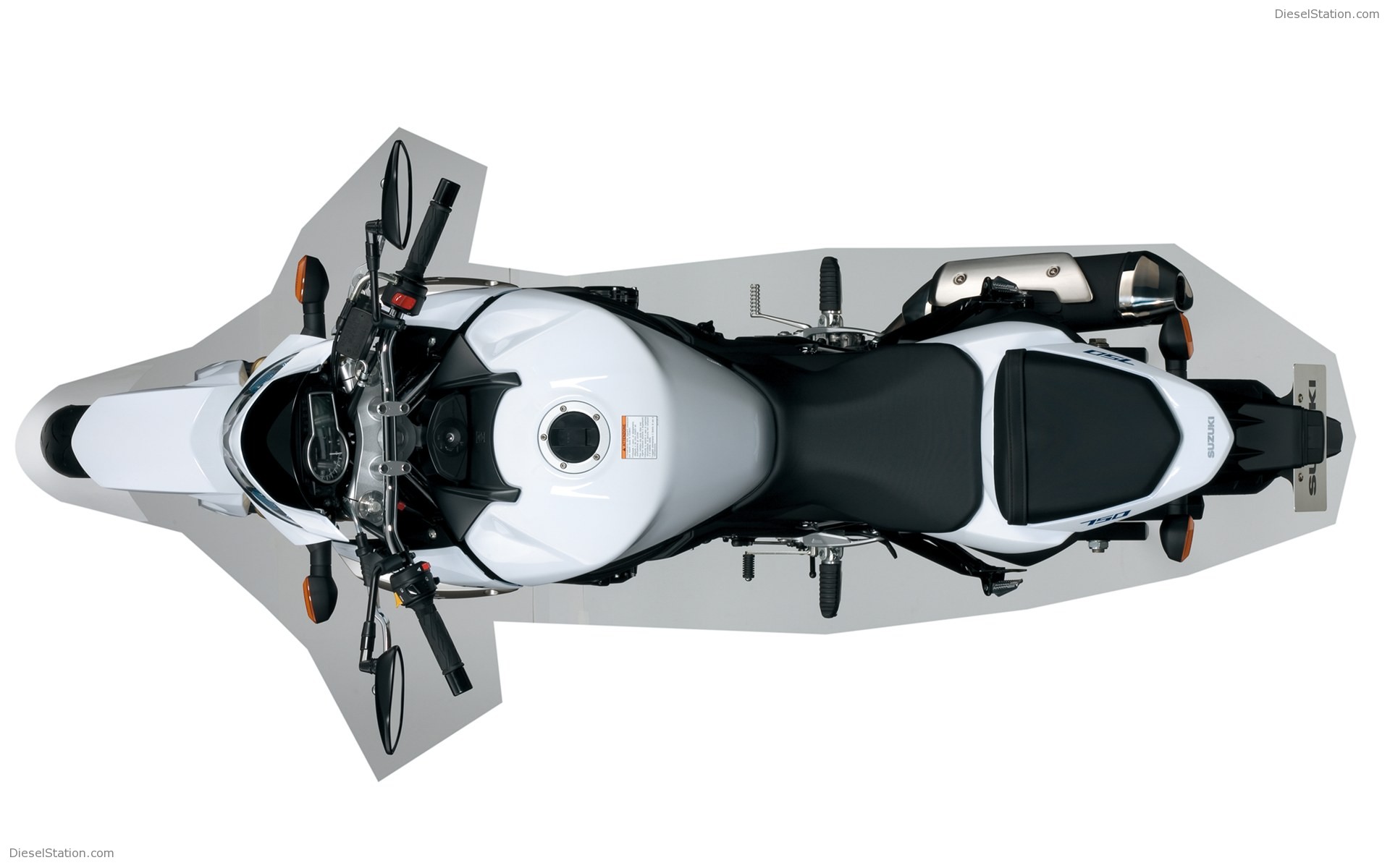 Suzuki GSR750 2011