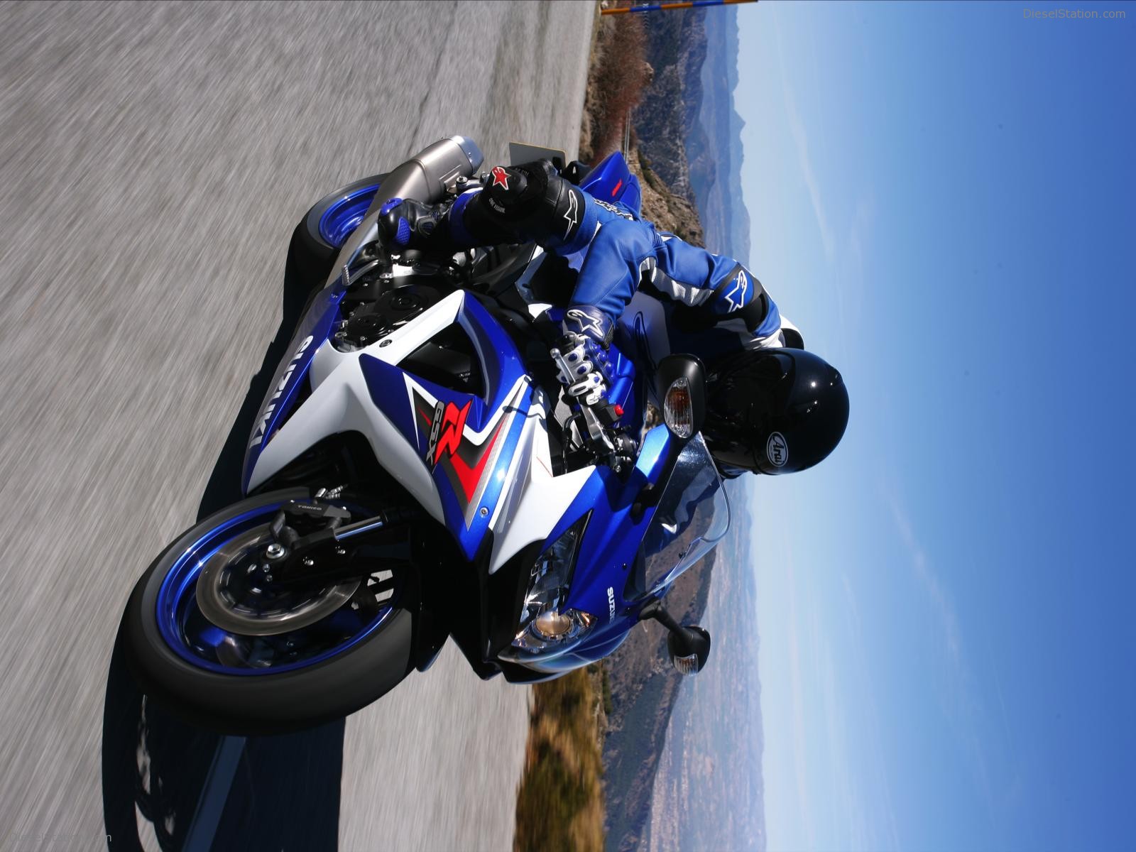 Suzuki GSX R750 K9