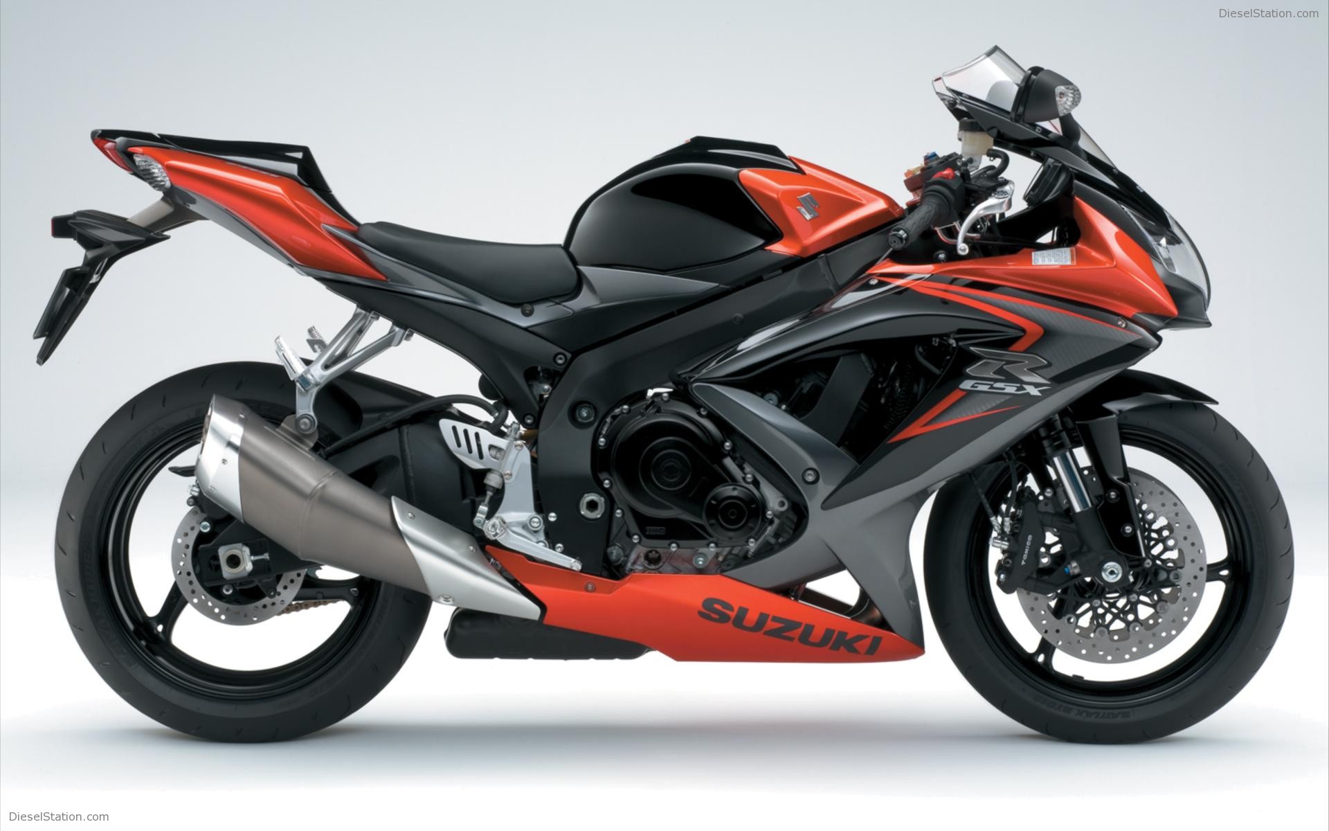 Suzuki GSX R750 K9
