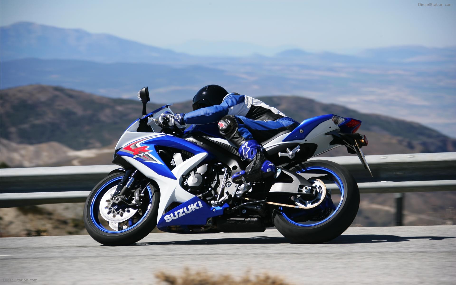 Suzuki GSX R750 K9