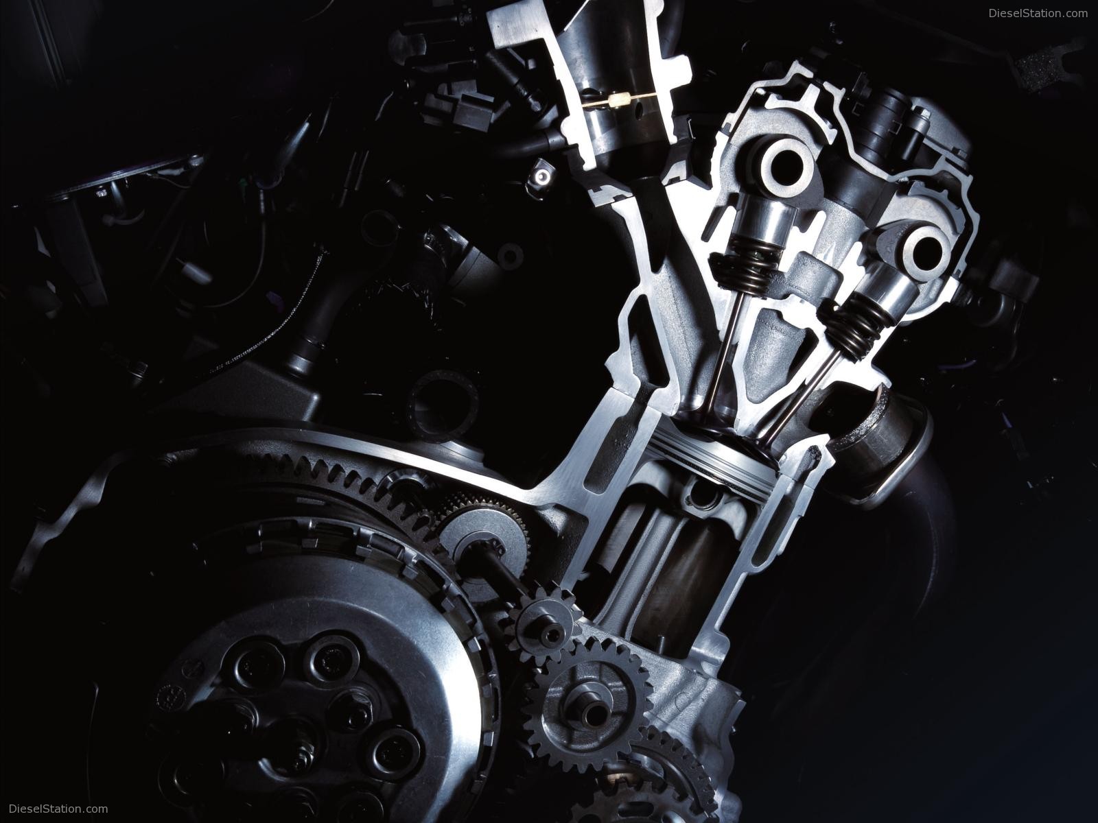 Suzuki GSX R1000 Bike Pics