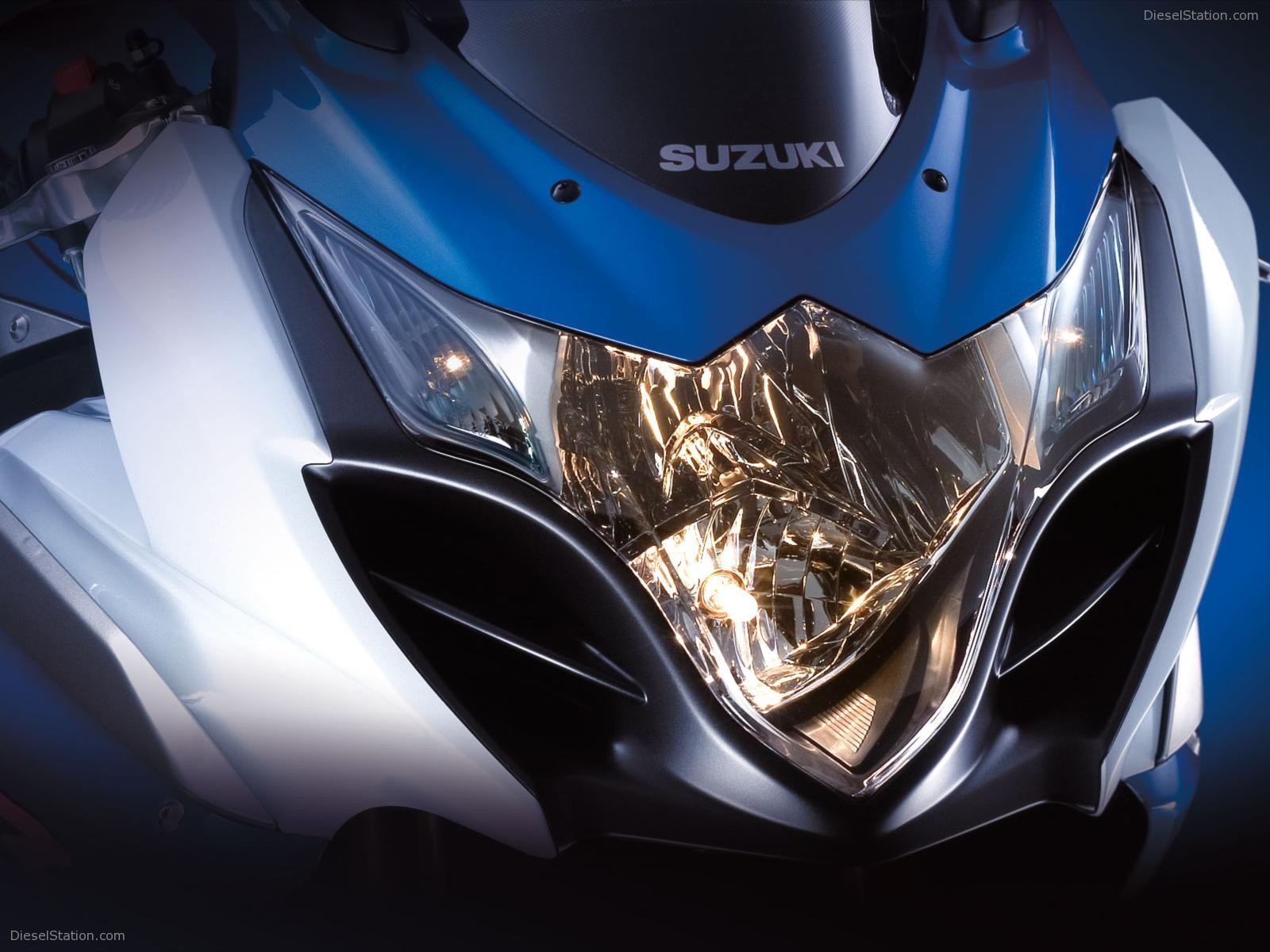 Suzuki GSX R1000 Bike Pics
