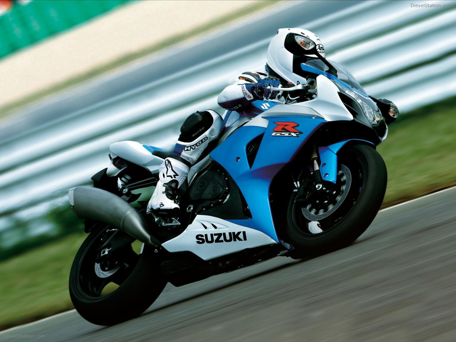 Suzuki GSX R1000 Bike Pics