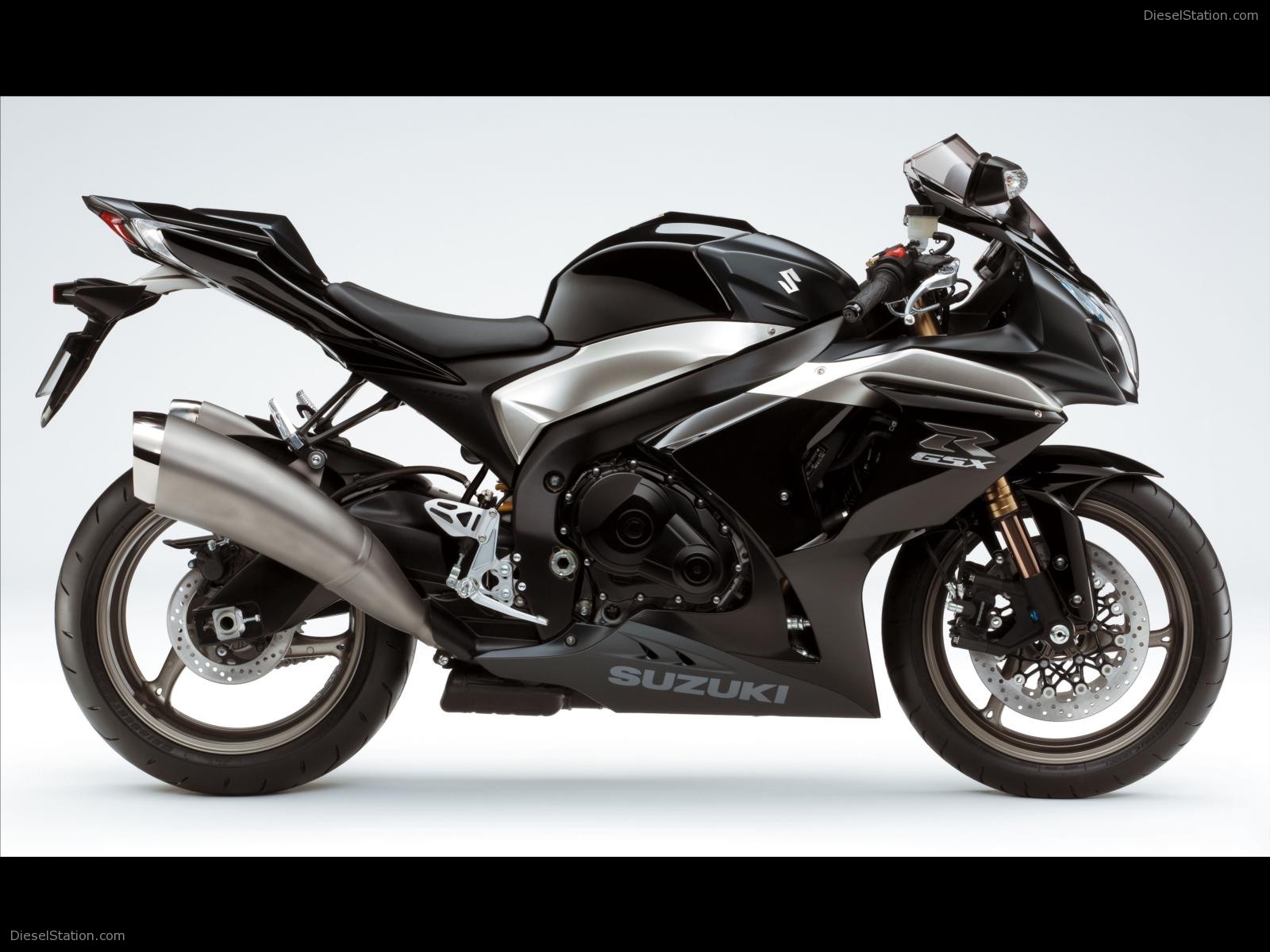 Suzuki GSX R1000 Bike Pics