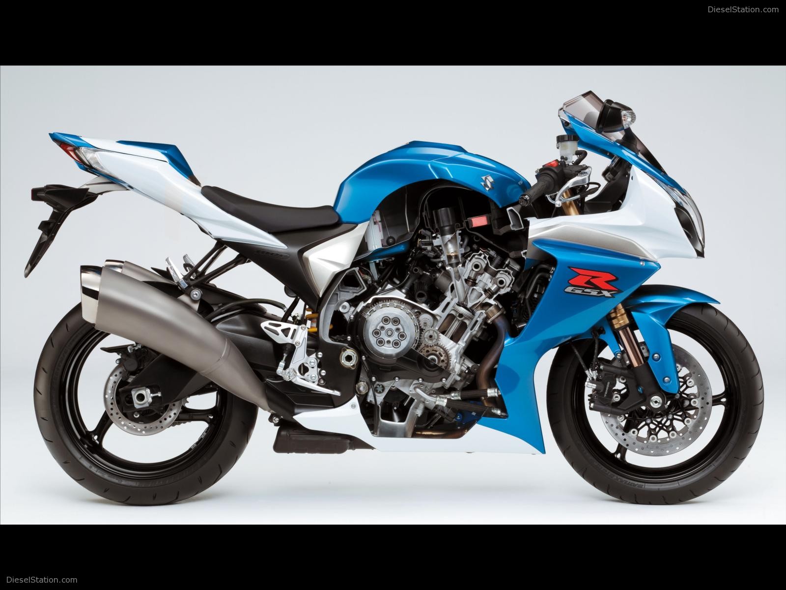 Suzuki GSX R1000 Bike Pics