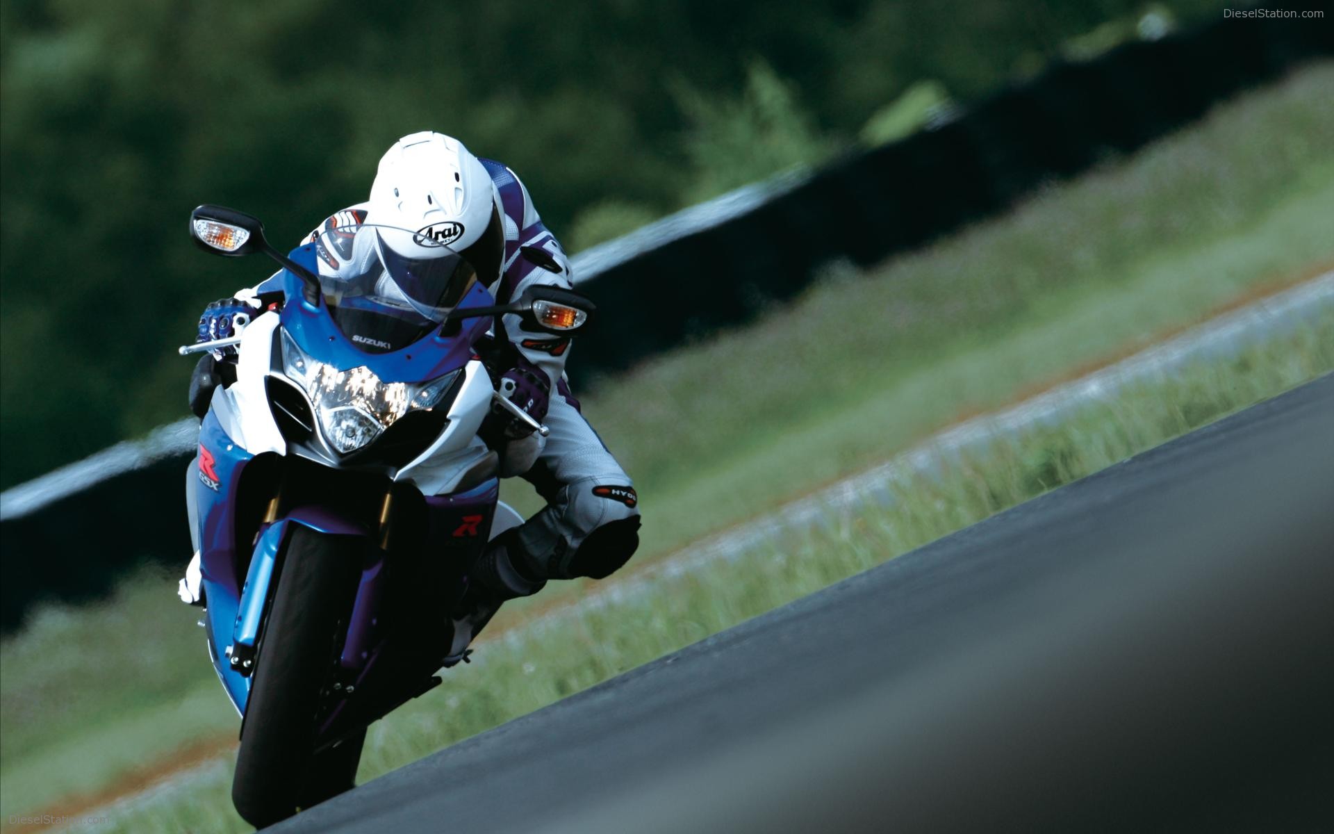 Suzuki GSX R1000 Bike Pics