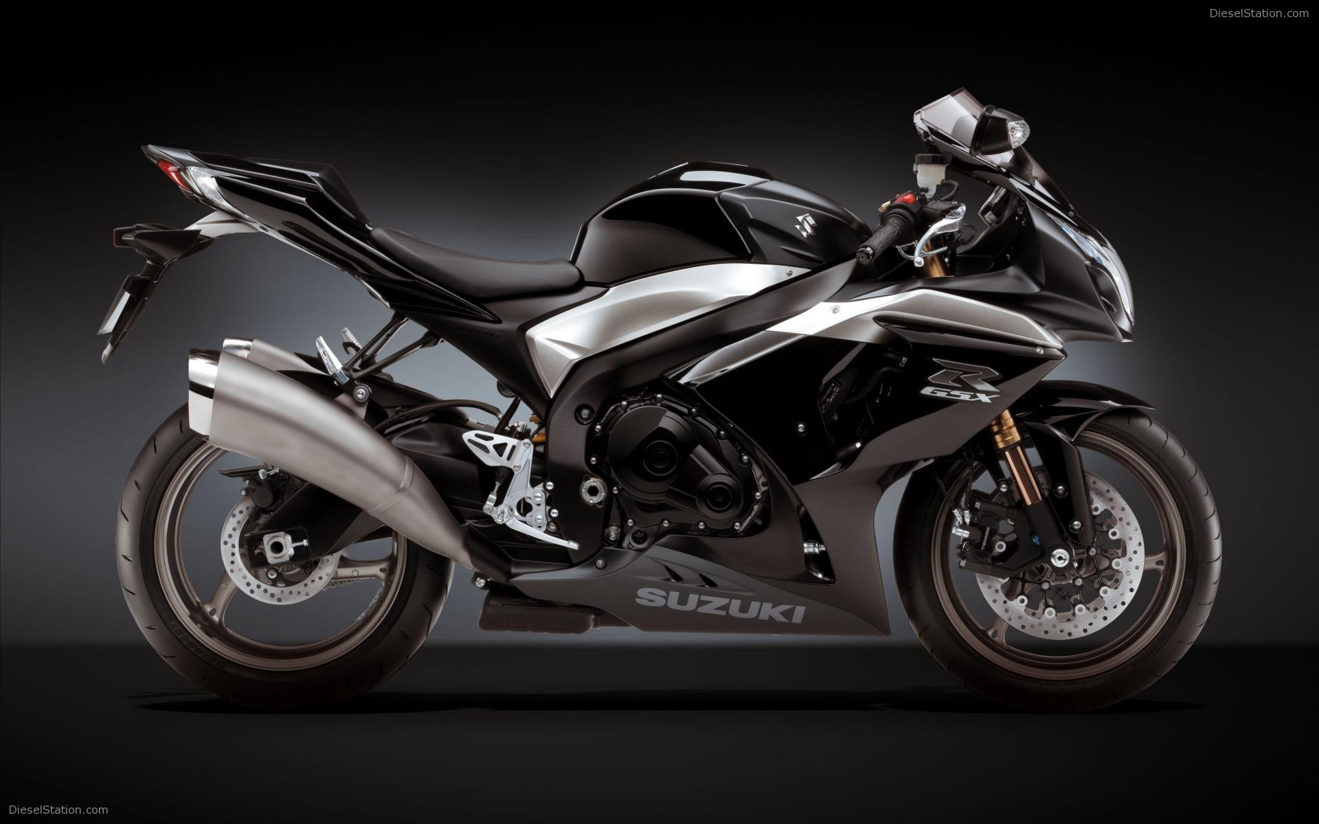 Suzuki GSX R1000 Bike Pics