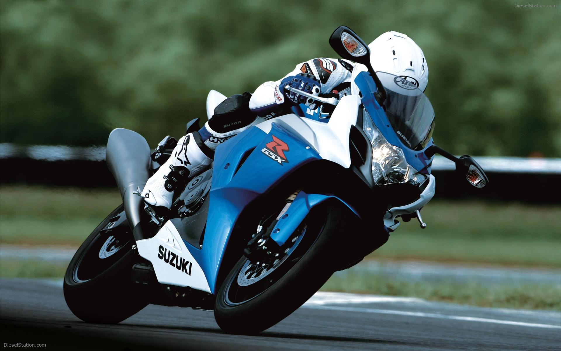 Suzuki GSX R1000 Bike Pics