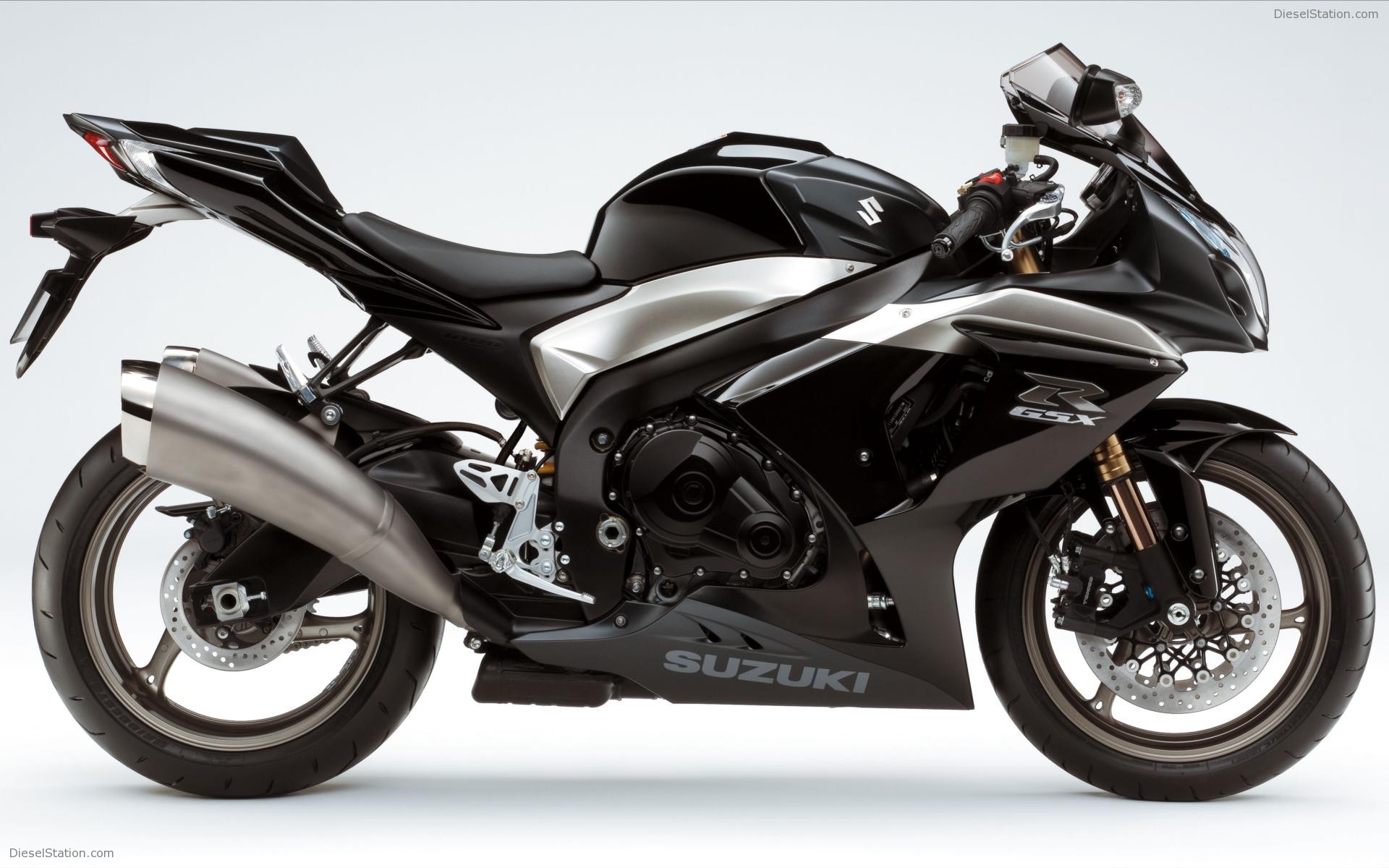 Suzuki GSX R1000 Bike Pics