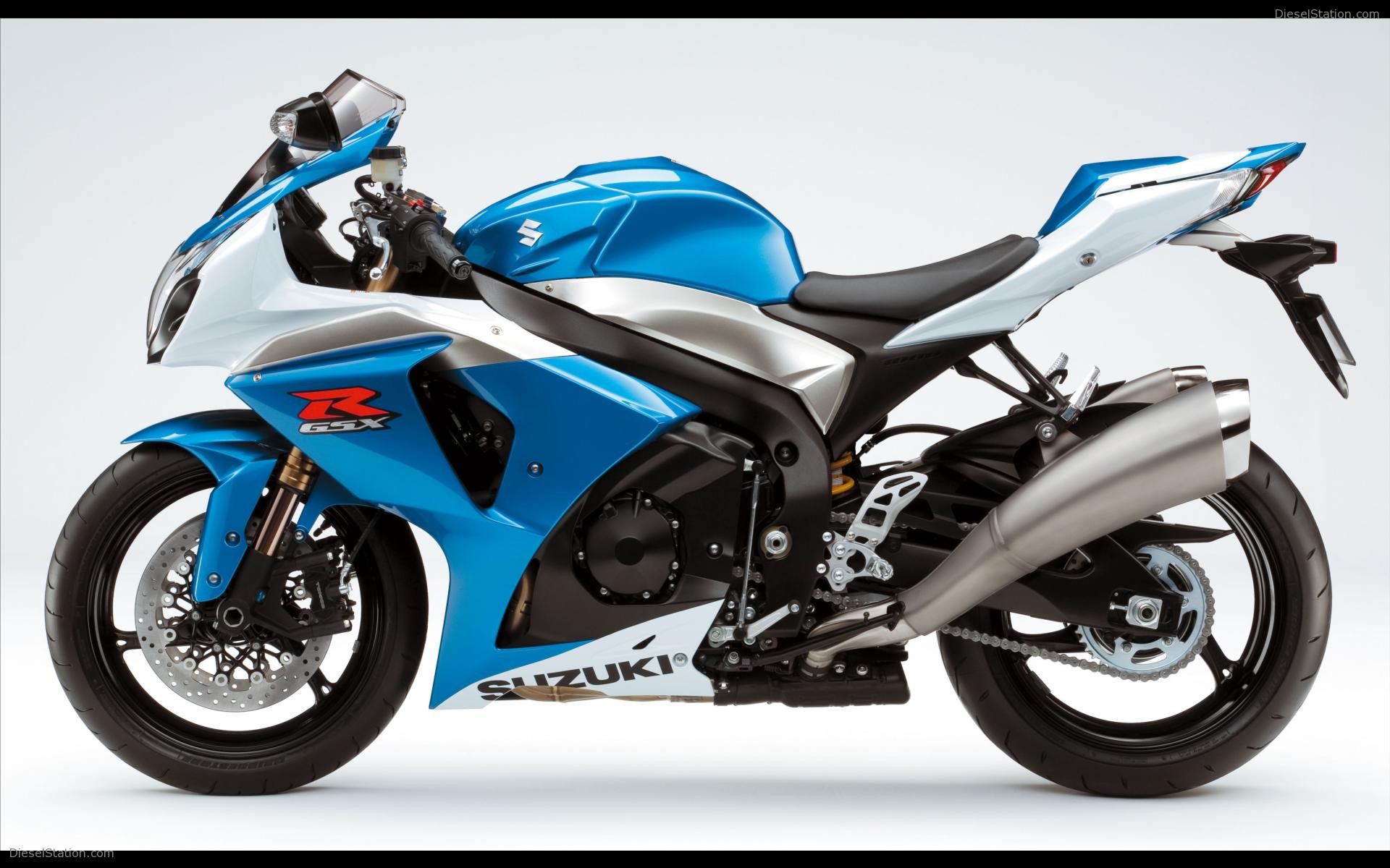 Suzuki GSX R1000 Bike Pics