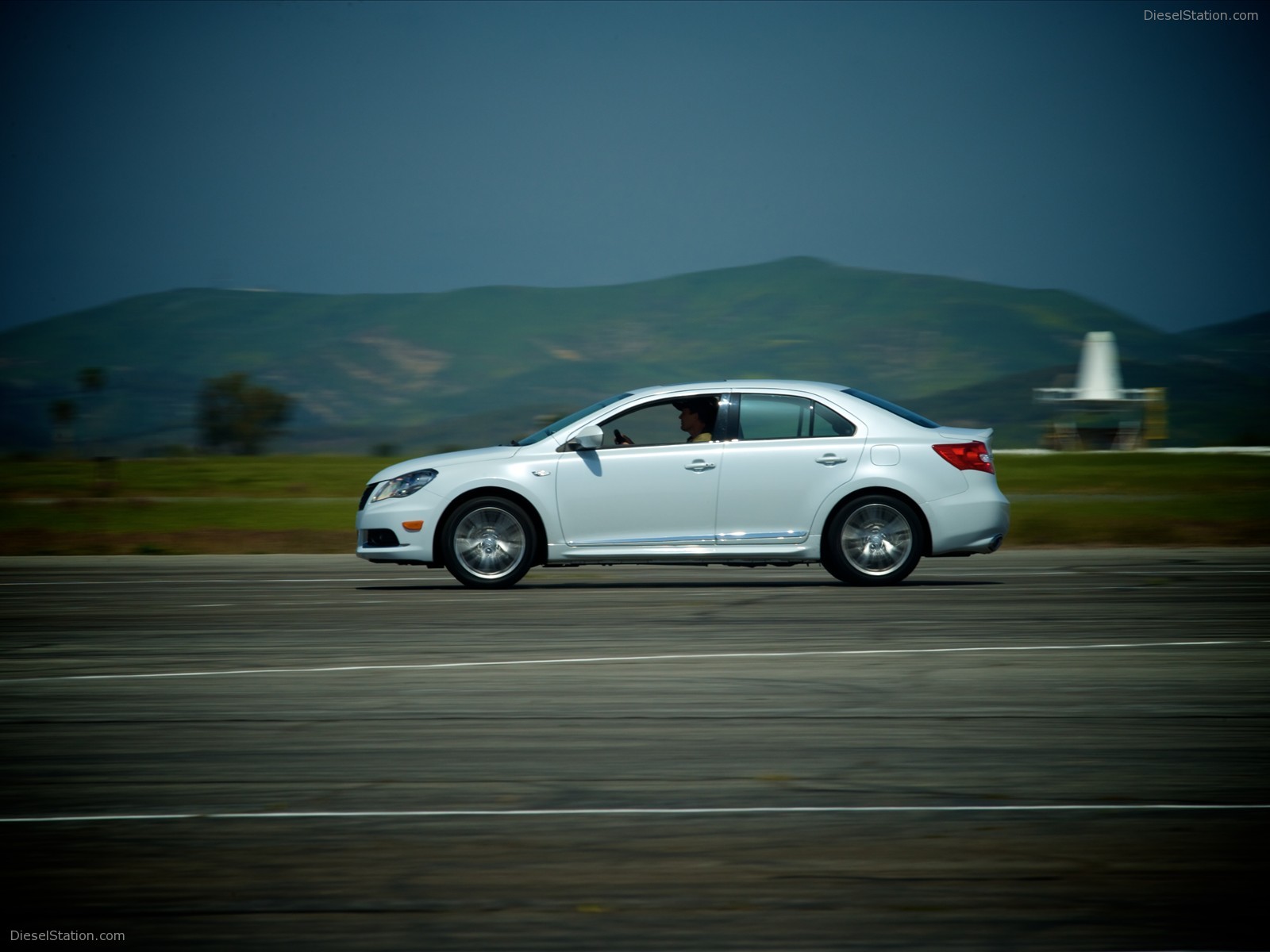 Suzuki Kizashi 2011
