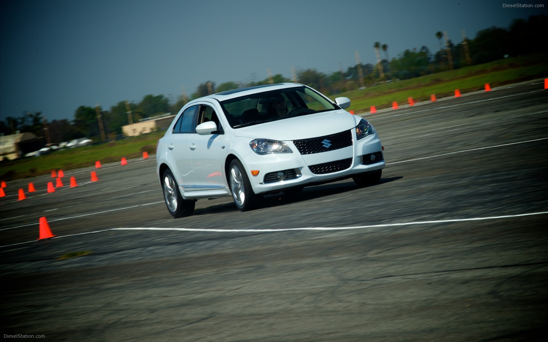 Suzuki Kizashi 2011