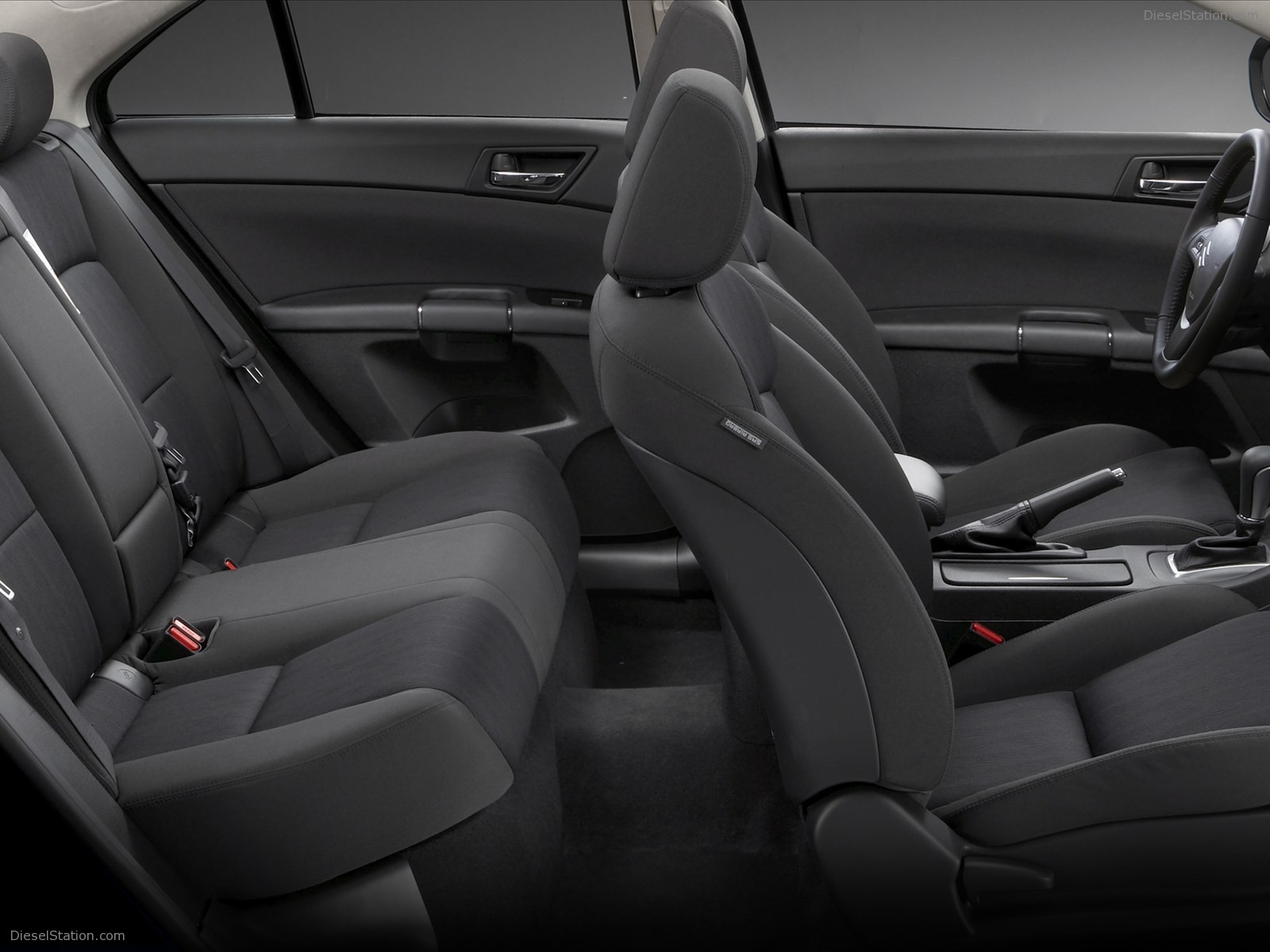 Suzuki Kizashi 2012