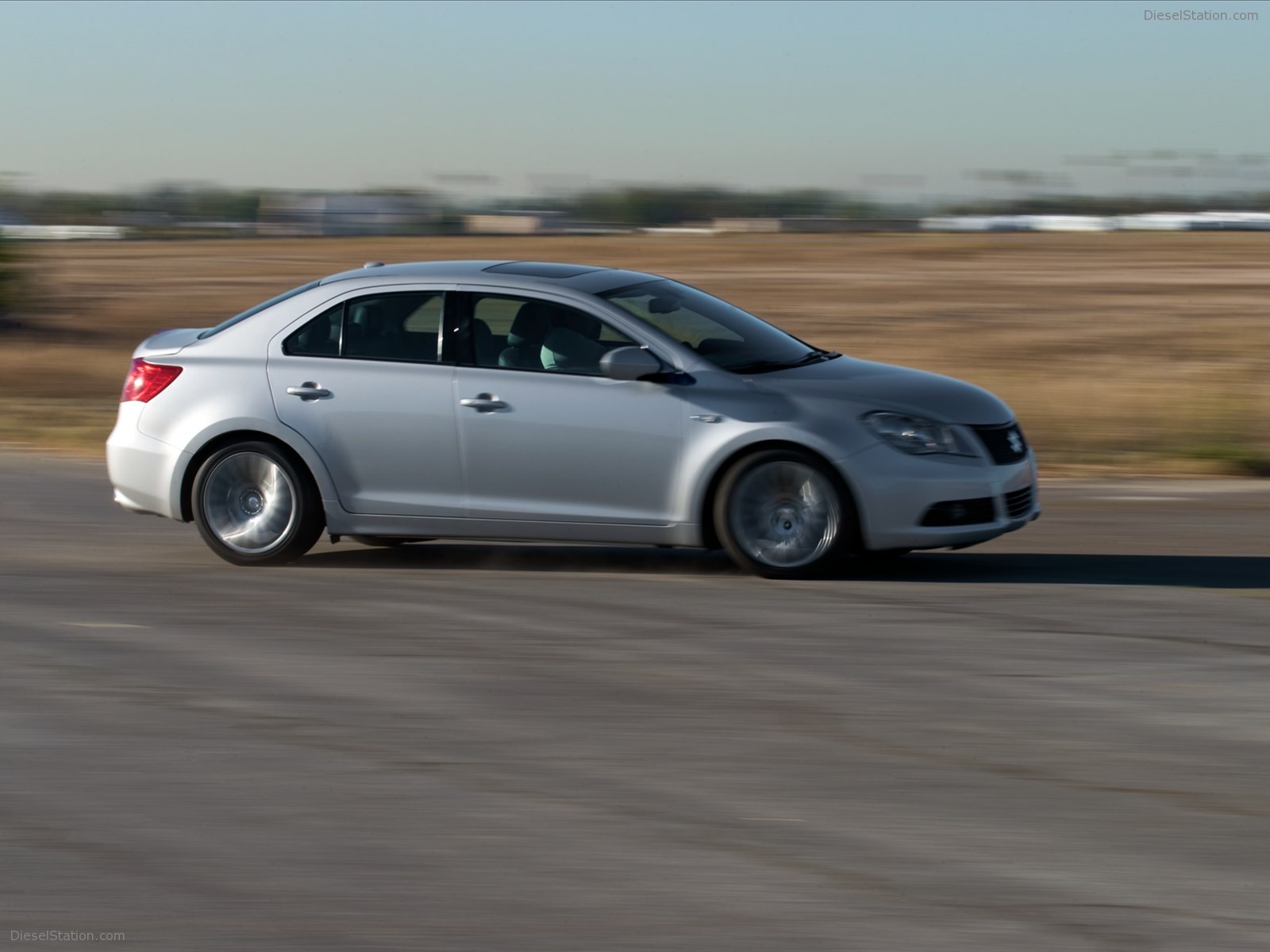 Suzuki Kizashi 2012