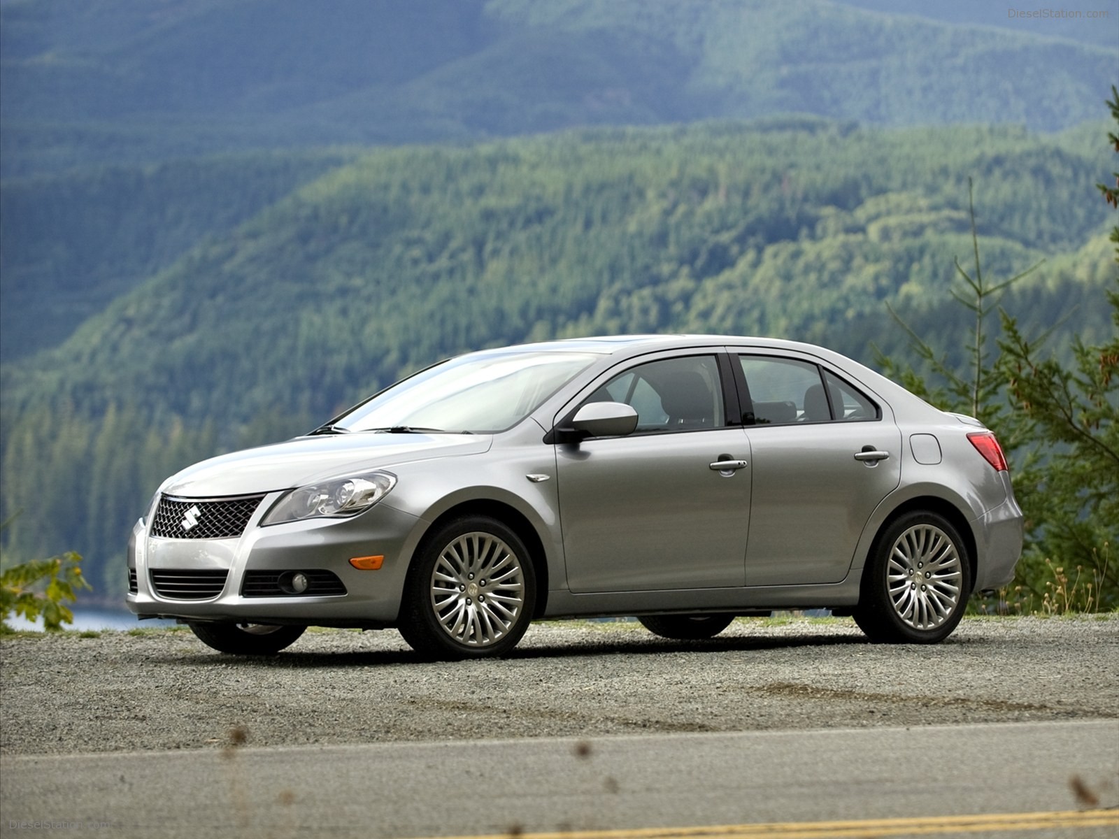 Suzuki Kizashi 2012