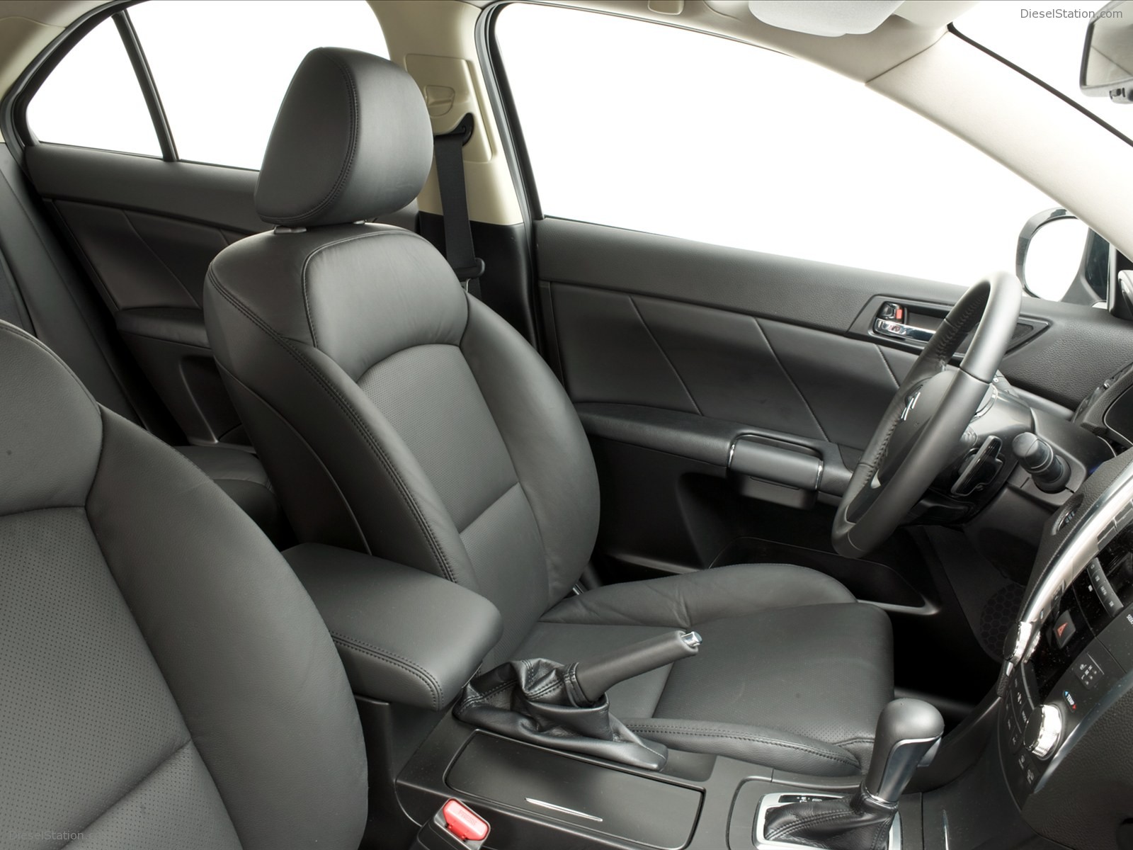 Suzuki Kizashi 2012