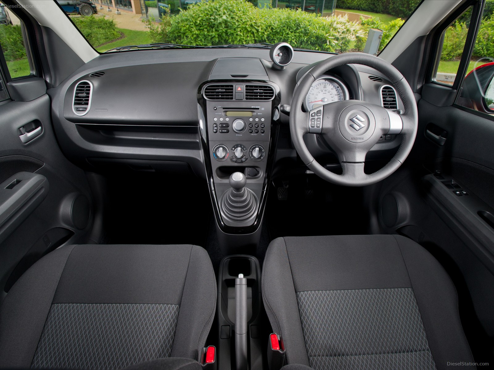 Suzuki Splash Mini-MPV 2012