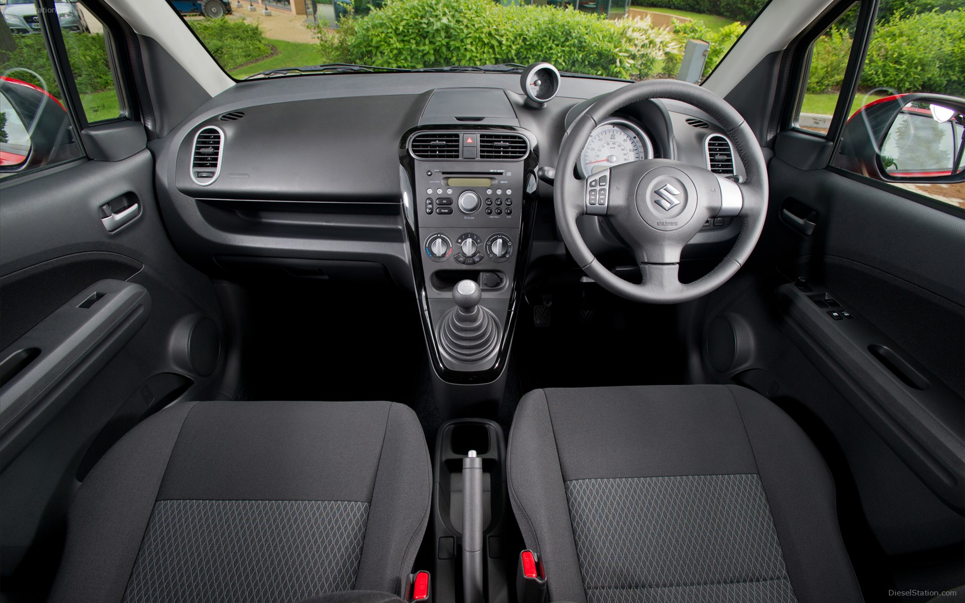 Suzuki Splash Mini-MPV 2012