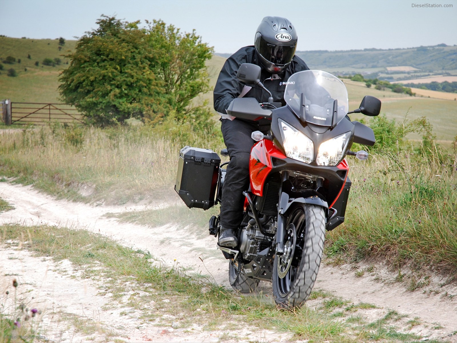 Suzuki V-Strom 650 XPEDITION 2011