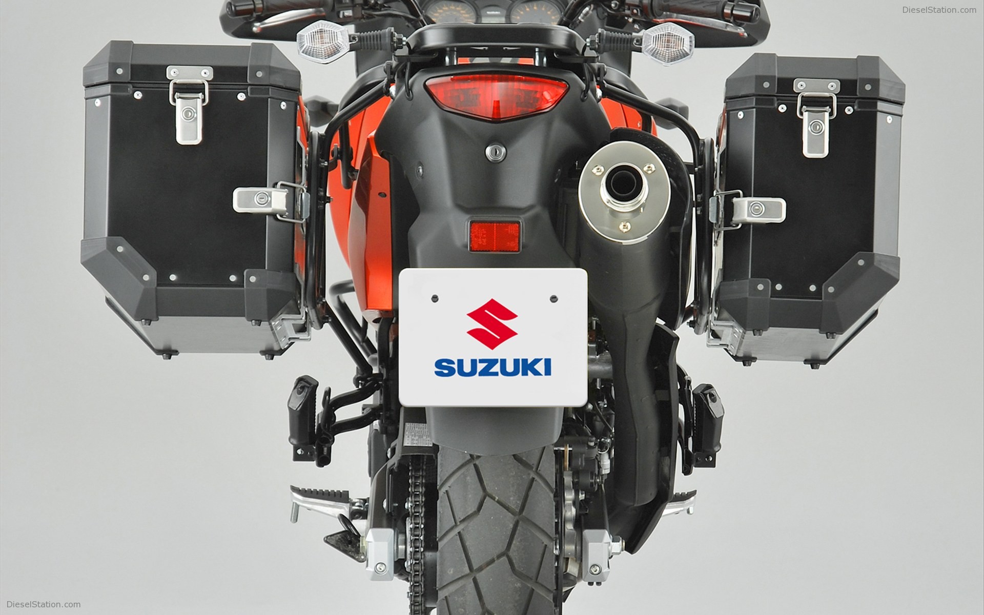 Suzuki V-Strom 650 XPEDITION 2011