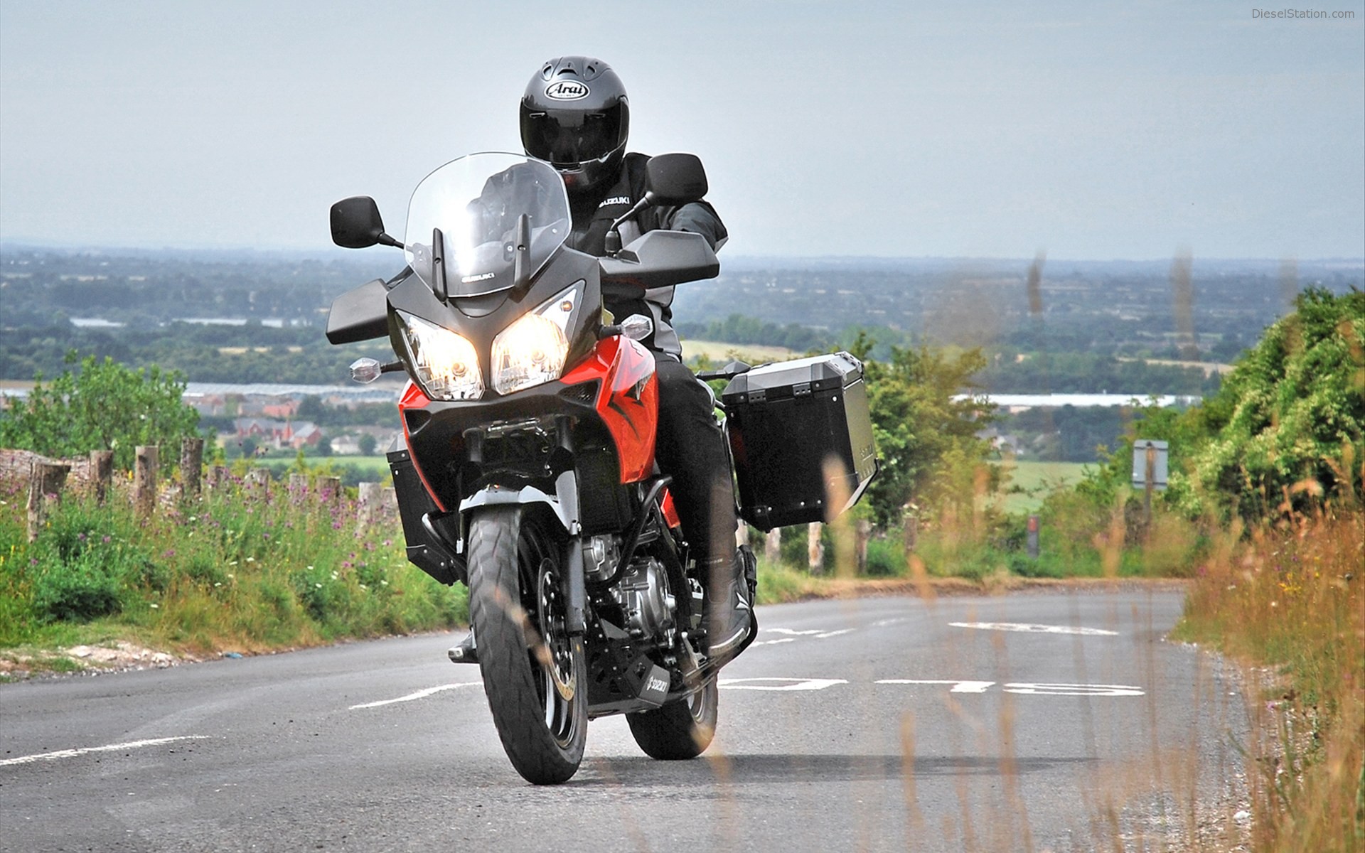 Suzuki V-Strom 650 XPEDITION 2011