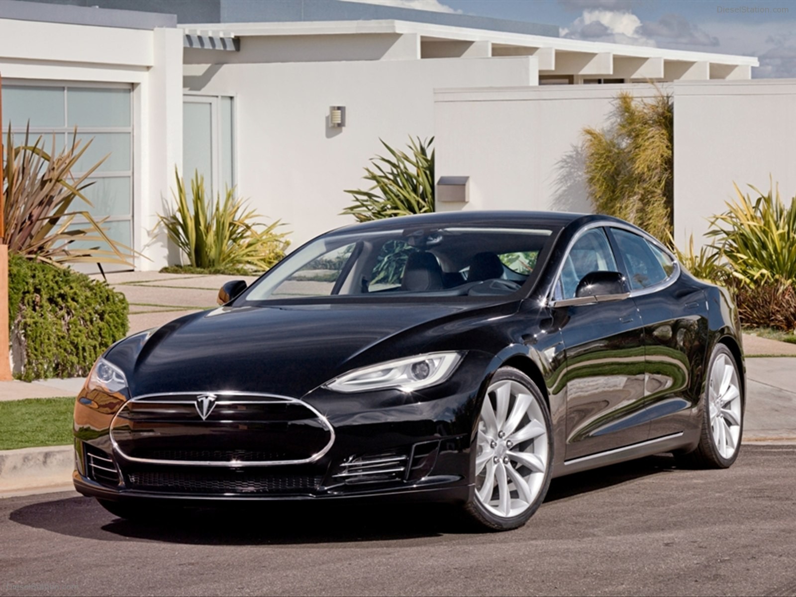 Tesla Alpha Model S 2012