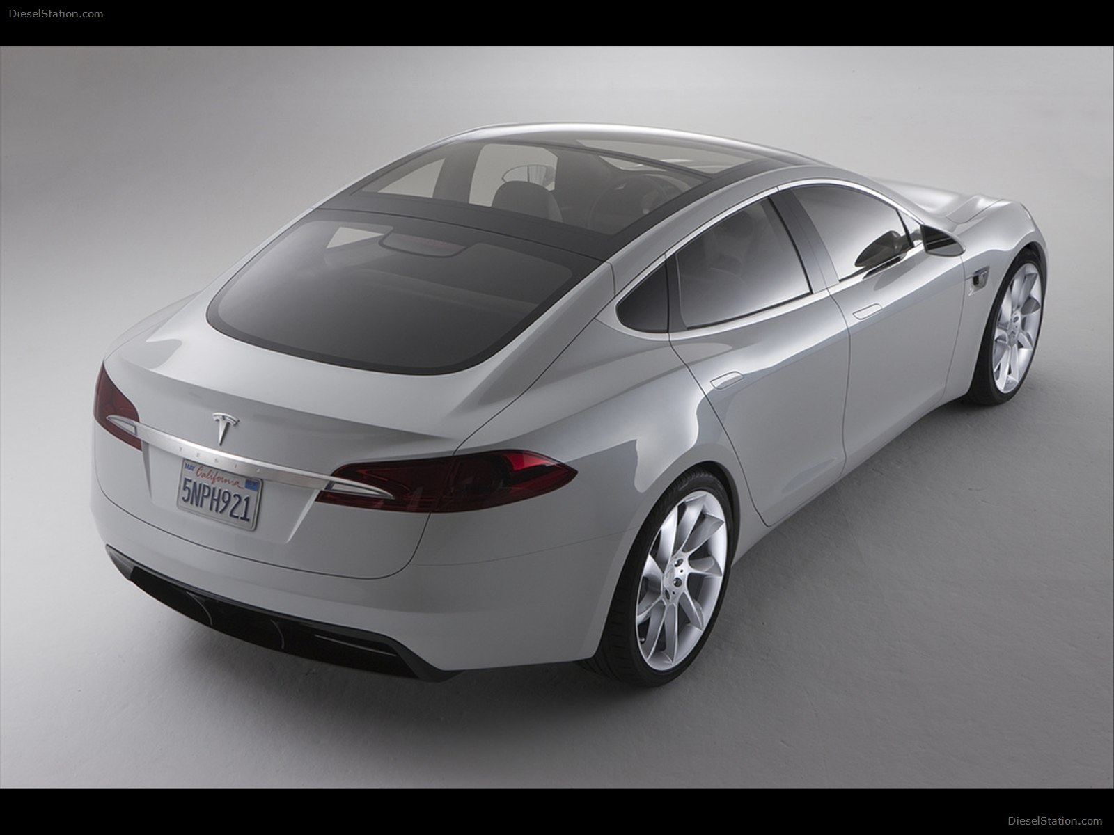 Tesla Model S 2013