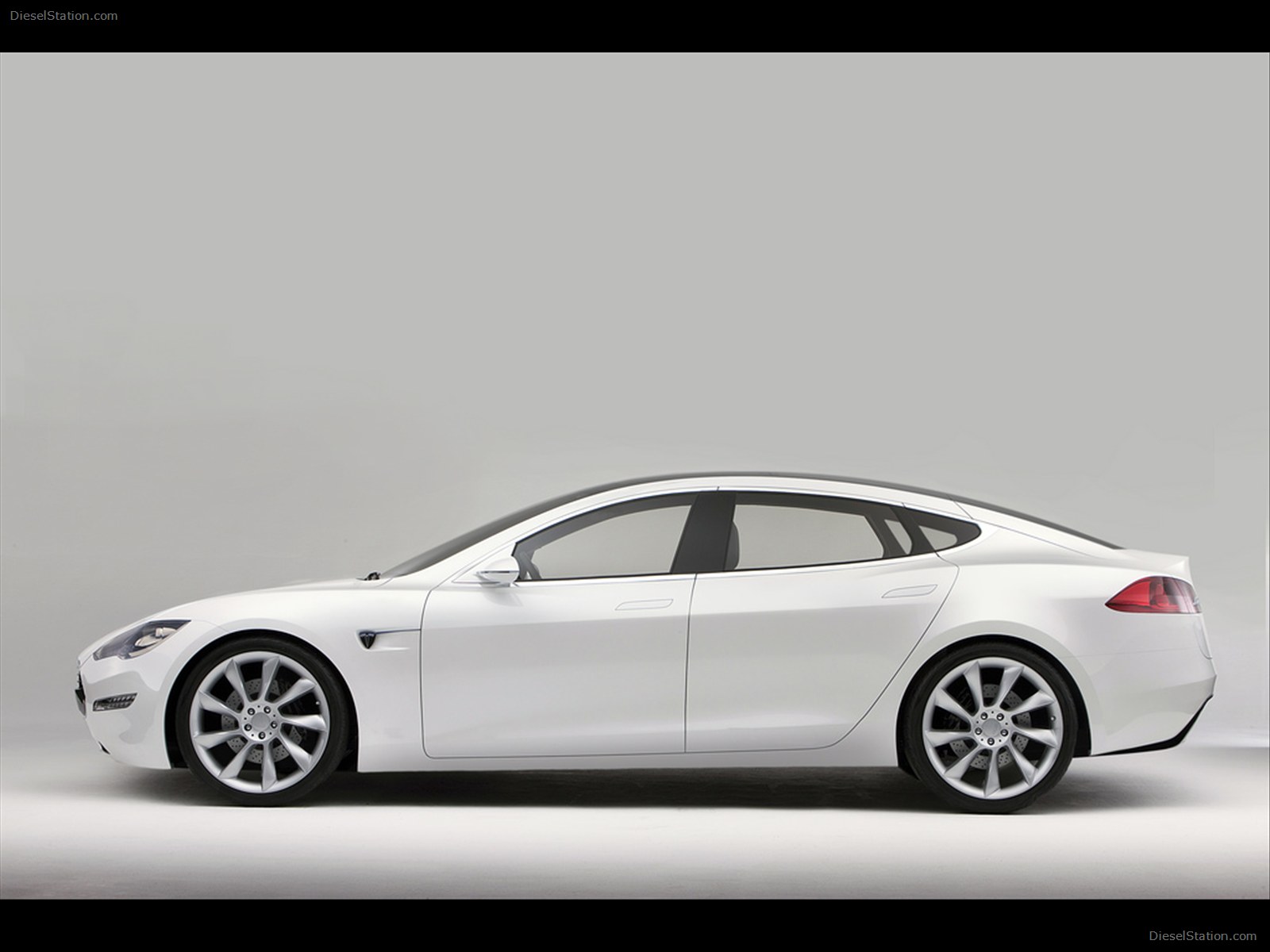 Tesla Model S 2013