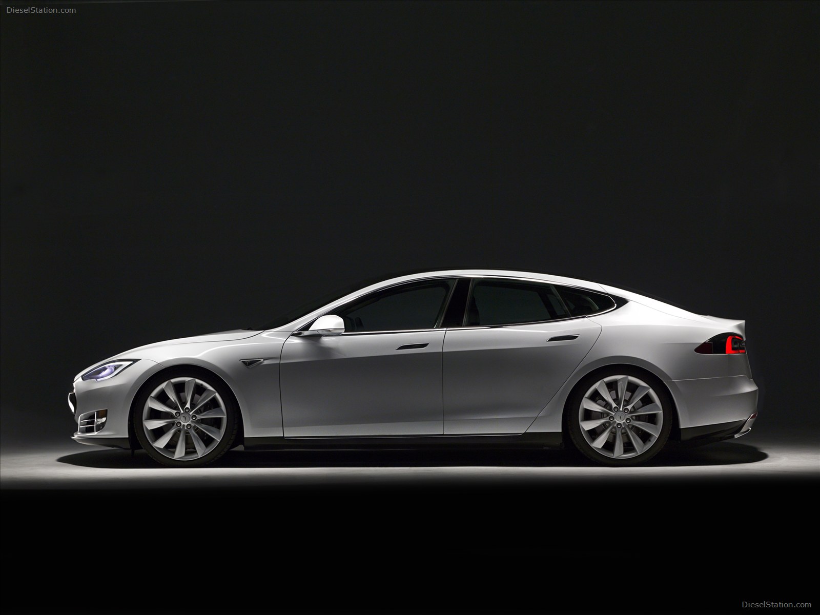 Tesla Model S 2013