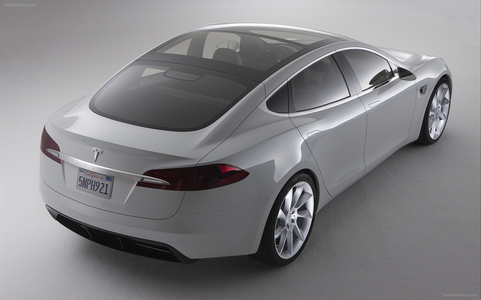 Tesla Model S 2013